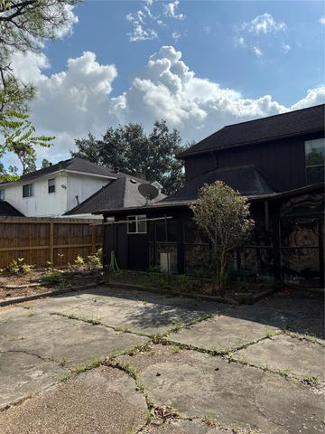 13042 Richmond Avenue, Houston, TX 77082