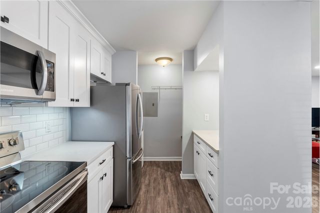 1032 Churchill Downs Court J, Charlotte, NC 28211