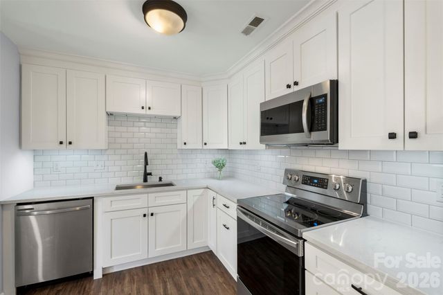 1032 Churchill Downs Court J, Charlotte, NC 28211