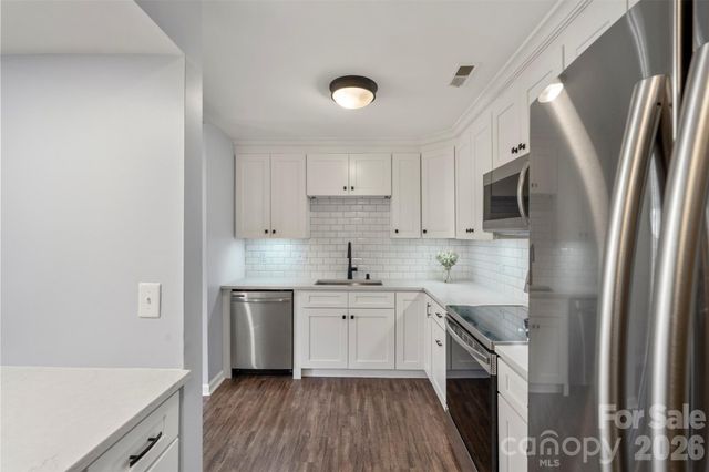 1032 Churchill Downs Court J, Charlotte, NC 28211