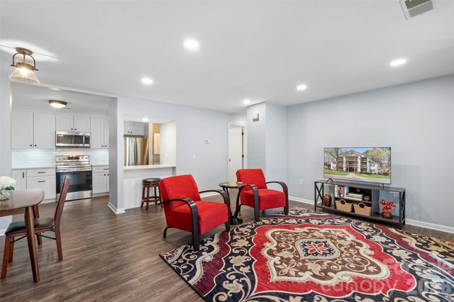 1032 Churchill Downs Court J, Charlotte, NC 28211