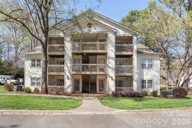 1032 Churchill Downs Court J, Charlotte, NC 28211