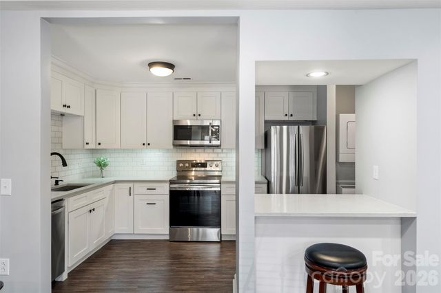 1032 Churchill Downs Court J, Charlotte, NC 28211