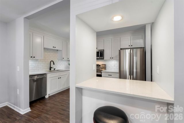 1032 Churchill Downs Court J, Charlotte, NC 28211