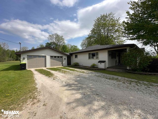 2310 Dale Road, Tobacco Twp, MI 48612