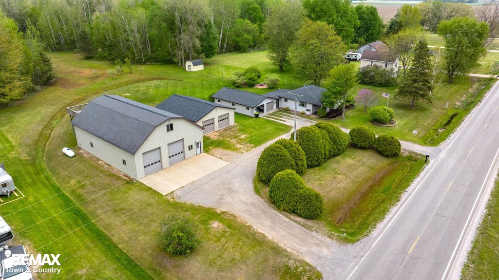 2310 Dale Road, Tobacco Twp, MI 48612