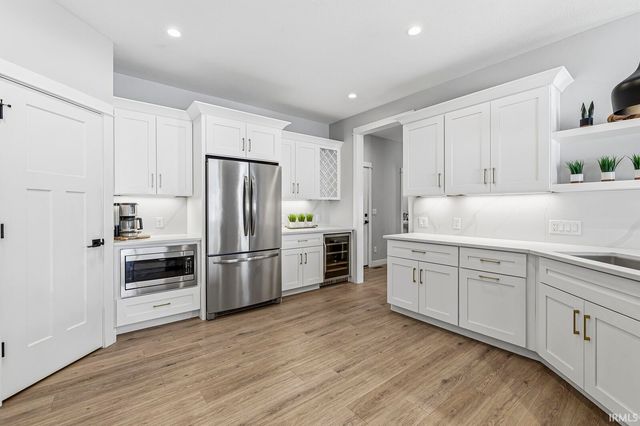 50637 Stonecutter Drive, Granger, IN 46530