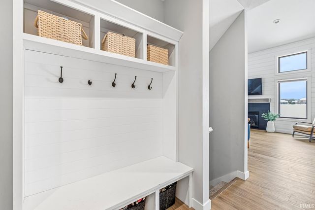 50637 Stonecutter Drive, Granger, IN 46530