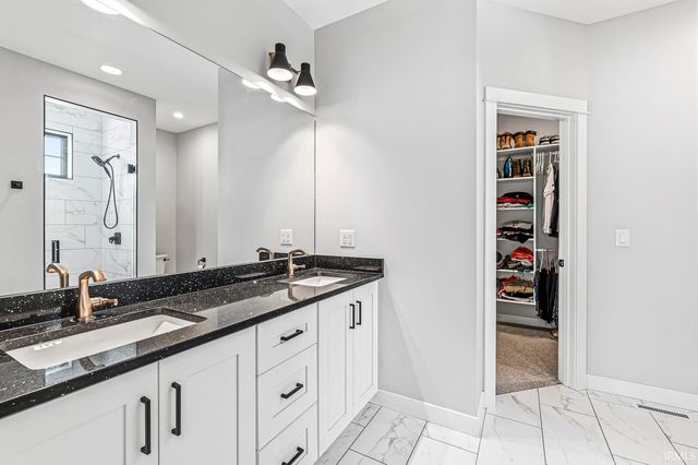 50637 Stonecutter Drive, Granger, IN 46530