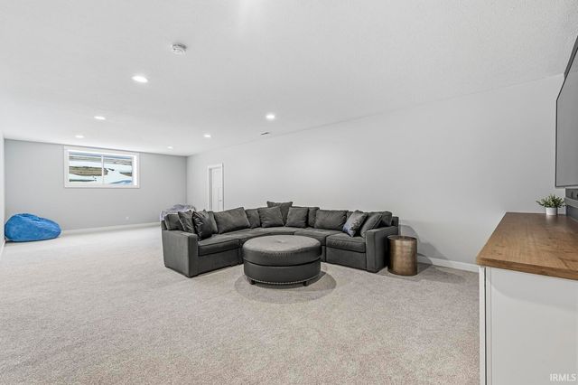 50637 Stonecutter Drive, Granger, IN 46530