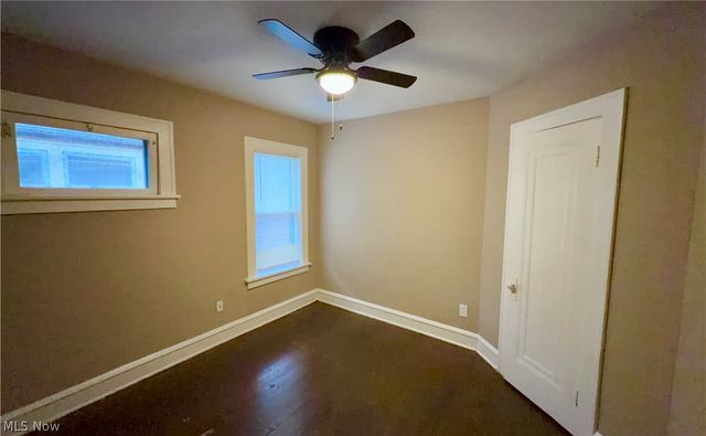 949 Helmsdale Road, Cleveland Heights, OH 44112