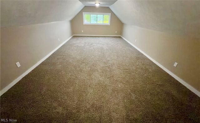 949 Helmsdale Road, Cleveland Heights, OH 44112