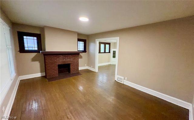 949 Helmsdale Road, Cleveland Heights, OH 44112