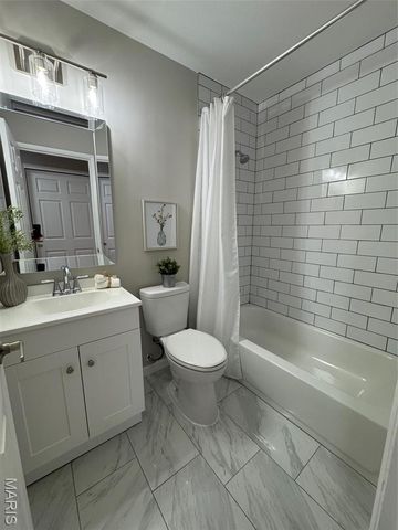 924 Fernview Drive, Creve Coeur, MO 63141