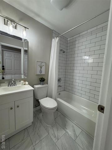 924 Fernview Drive, Creve Coeur, MO 63141