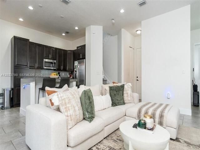 9794 W 34th Ct 0, Hialeah, FL 33018