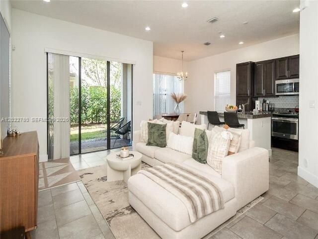 9794 W 34th Ct 0, Hialeah, FL 33018