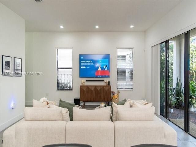 9794 W 34th Ct 0, Hialeah, FL 33018