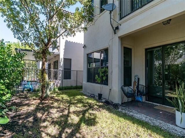 9794 W 34th Ct 0, Hialeah, FL 33018