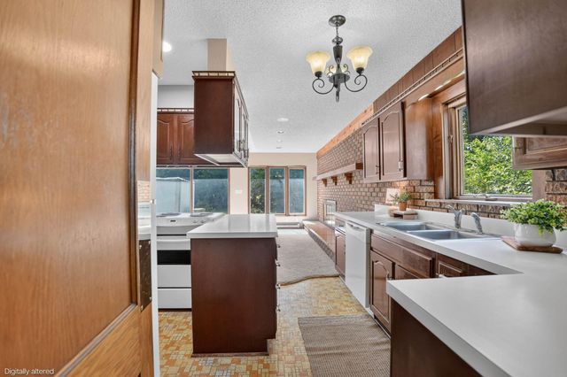 234 Kenilworth, Waterloo, IA 50701