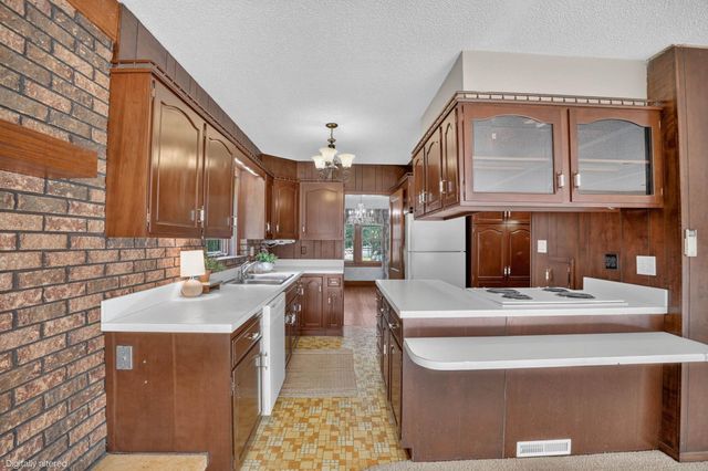 234 Kenilworth, Waterloo, IA 50701