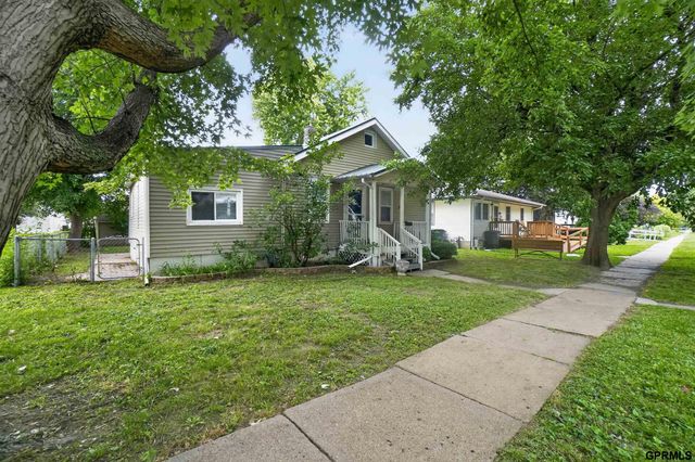 2405 4Th Avenue, Council Bluffs, IA 51501
