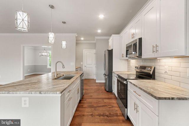 2012 DOZER LN, Catlett, VA 20119