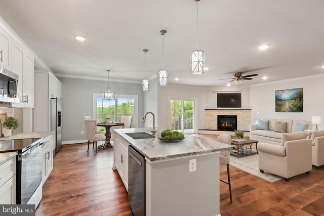 2012 DOZER LN, Catlett, VA 20119