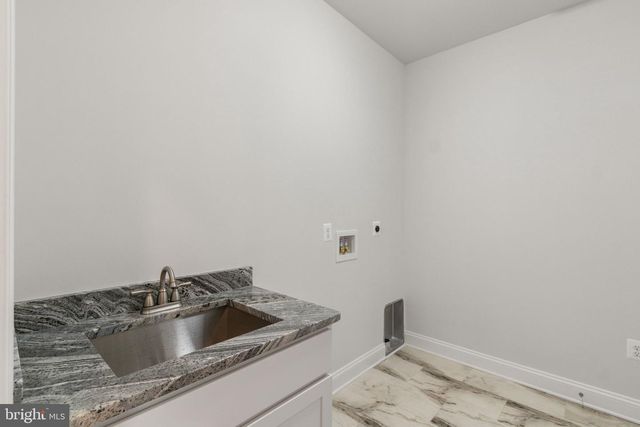 2012 DOZER LN, Catlett, VA 20119