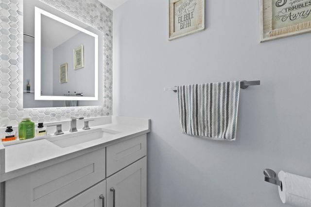 866 E Jeffery Street, Boca Raton, FL 33487