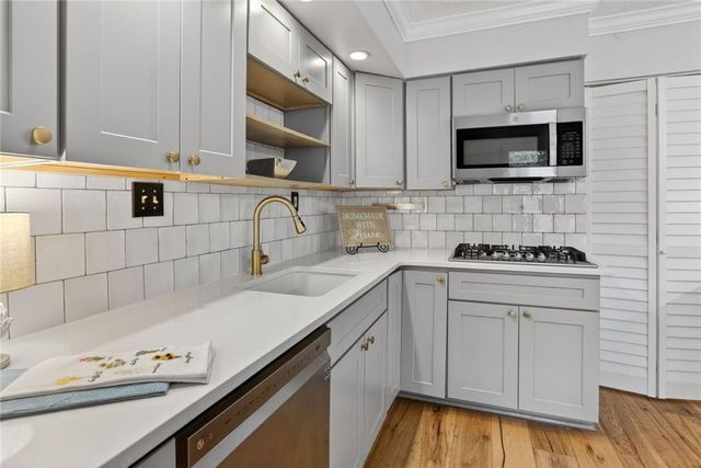 5 Spinning House Place NW, Atlanta, GA 30318