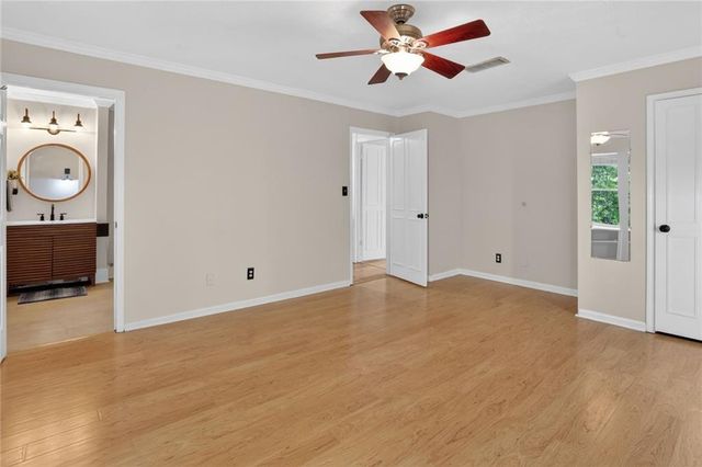 5 Spinning House Place NW, Atlanta, GA 30318