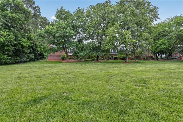 5 Spinning House Place NW, Atlanta, GA 30318