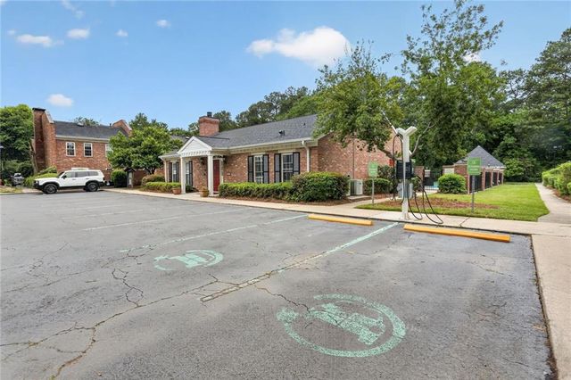 5 Spinning House Place NW, Atlanta, GA 30318