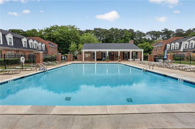 5 Spinning House Place NW, Atlanta, GA 30318