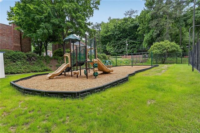 5 Spinning House Place NW, Atlanta, GA 30318