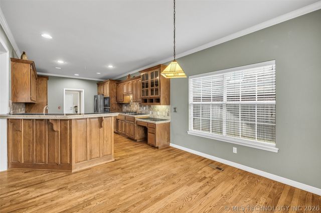 8752 E 102nd Street, Tulsa, OK 74133