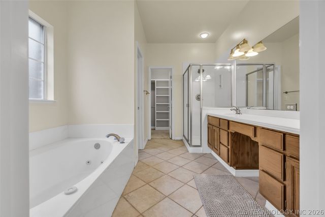 8752 E 102nd Street, Tulsa, OK 74133