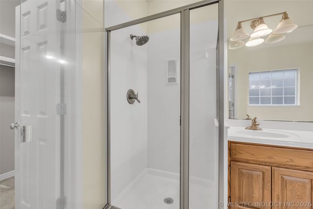 8752 E 102nd Street, Tulsa, OK 74133