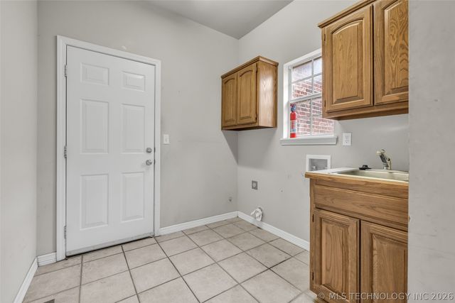 8752 E 102nd Street, Tulsa, OK 74133