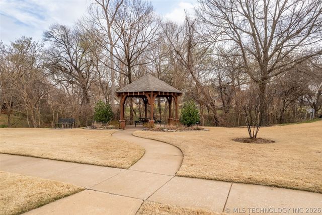 8752 E 102nd Street, Tulsa, OK 74133