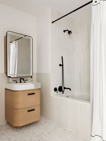 480 Kent Ave Apt 15A, New York City, NY 11249