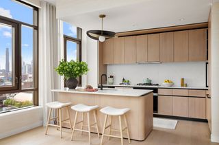480 Kent Ave Apt 15A, New York City, NY 11249