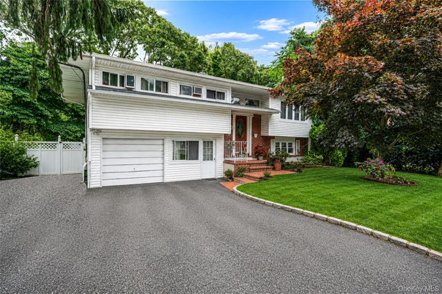 31 Holbrook Road, Centereach, NY 11720