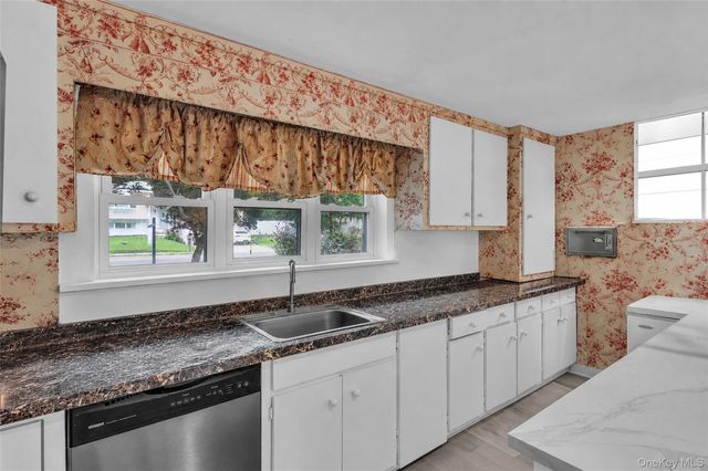 31 Holbrook Road, Centereach, NY 11720