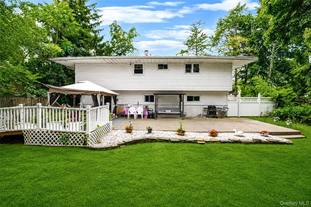 31 Holbrook Road, Centereach, NY 11720