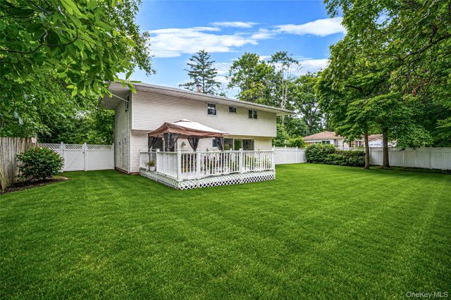 31 Holbrook Road, Centereach, NY 11720