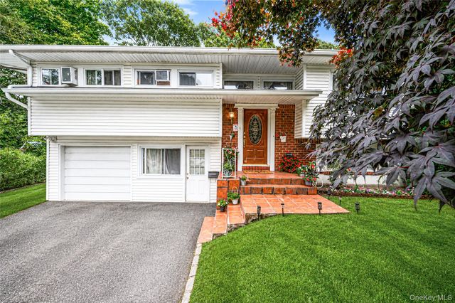 31 Holbrook Road, Centereach, NY 11720