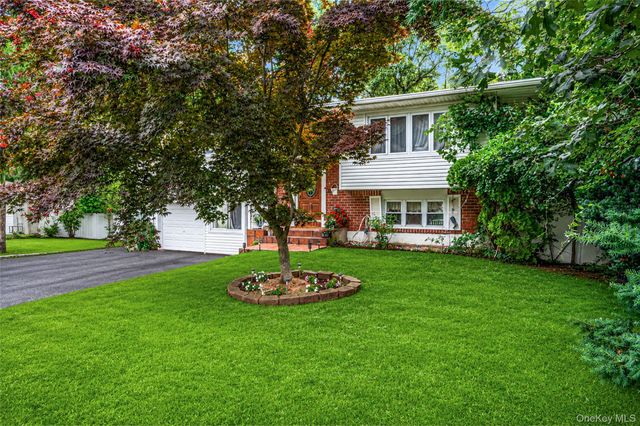 31 Holbrook Road, Centereach, NY 11720