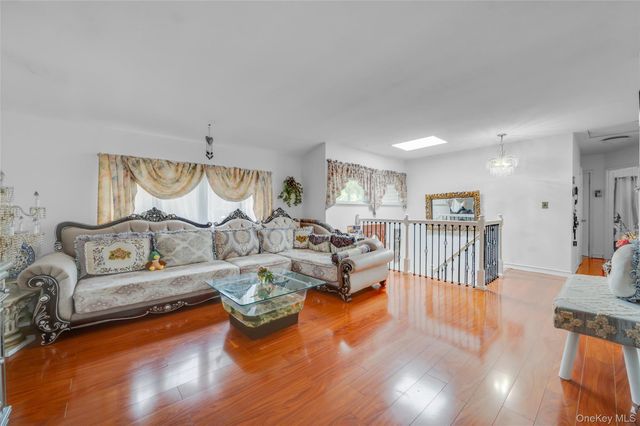 31 Holbrook Road, Centereach, NY 11720